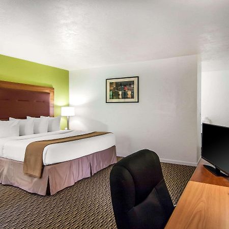 Quality Inn & Suites At Coos Bay North Bend Esterno foto