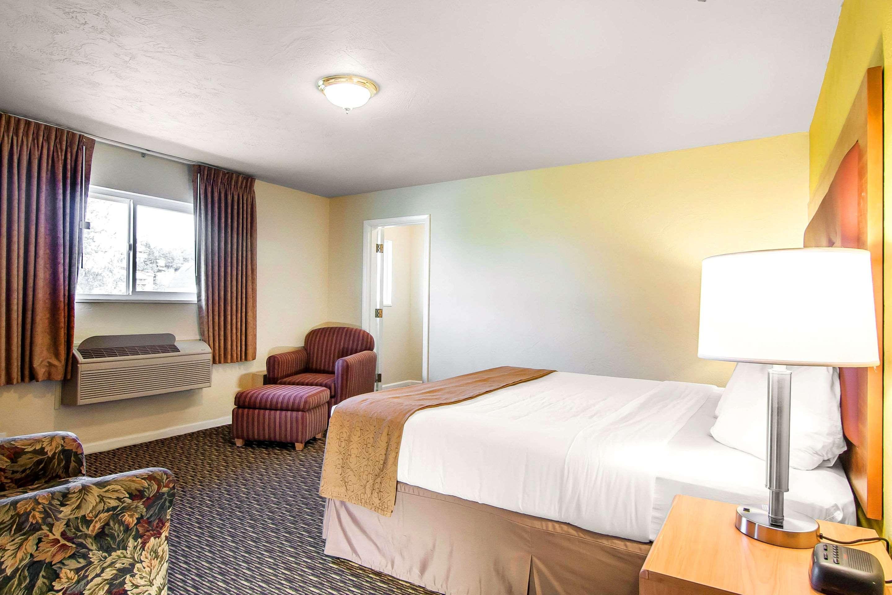 Quality Inn & Suites At Coos Bay North Bend Esterno foto