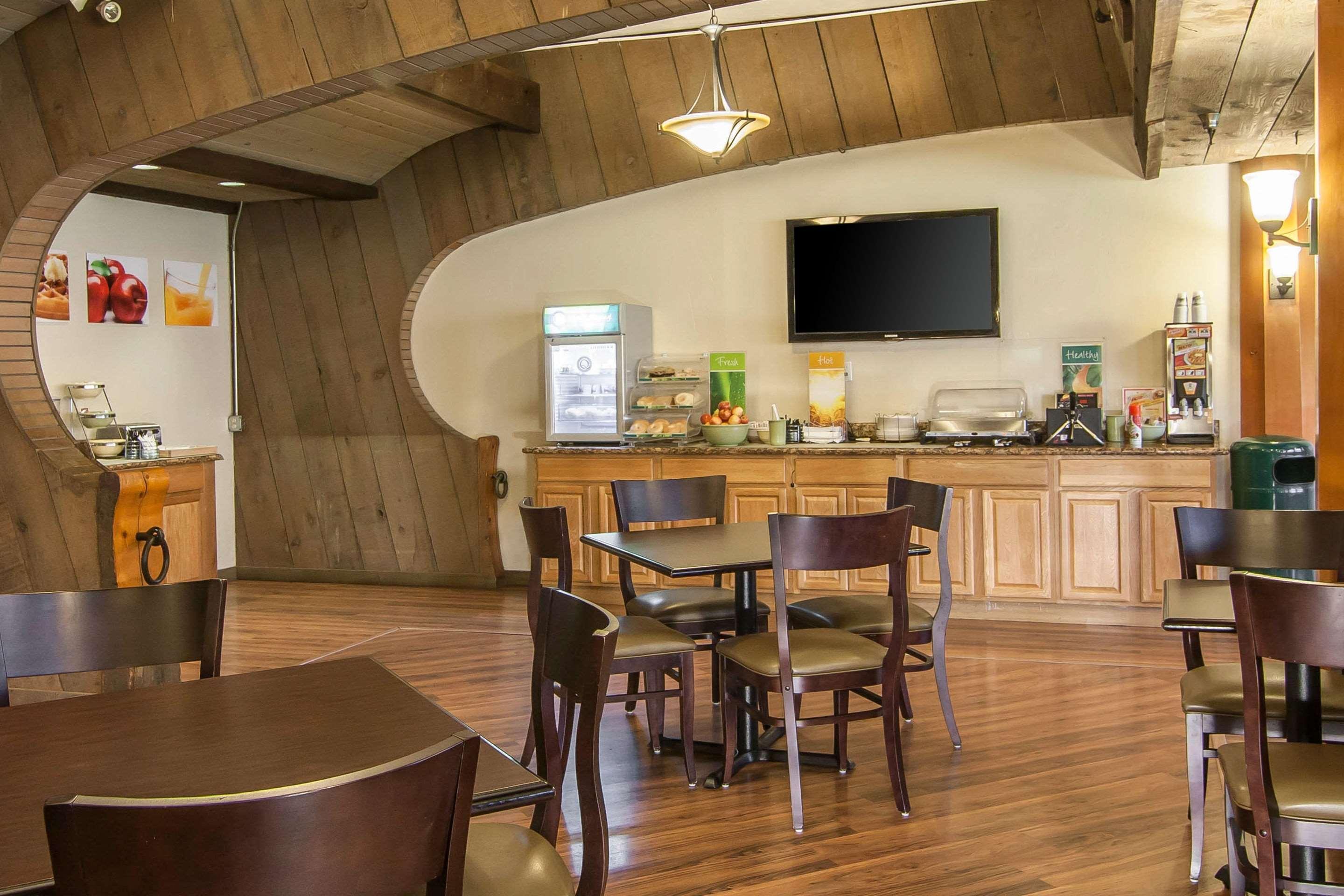 Quality Inn & Suites At Coos Bay North Bend Esterno foto