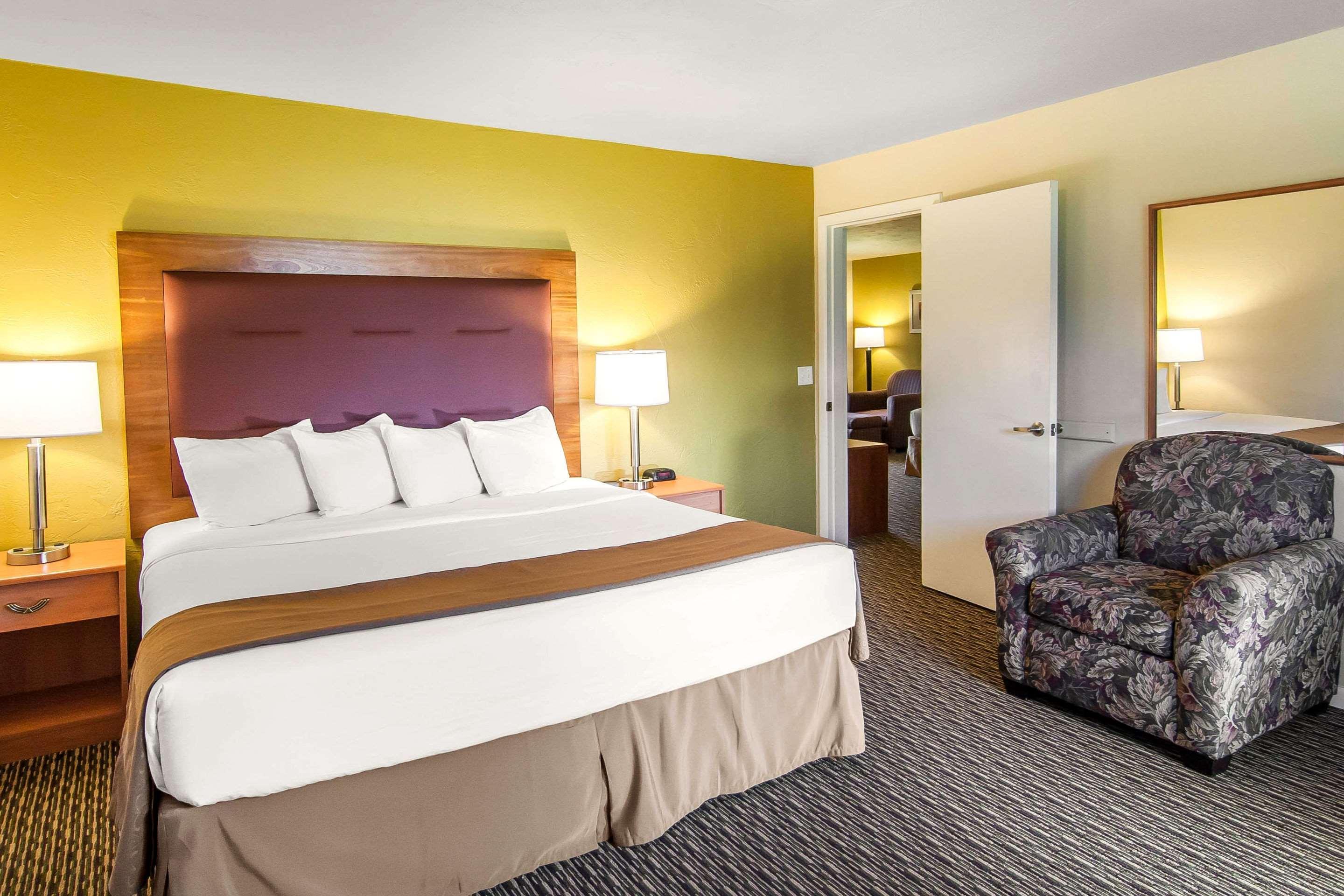 Quality Inn & Suites At Coos Bay North Bend Esterno foto