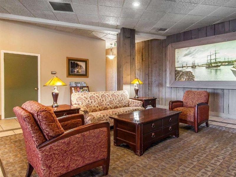Quality Inn & Suites At Coos Bay North Bend Esterno foto