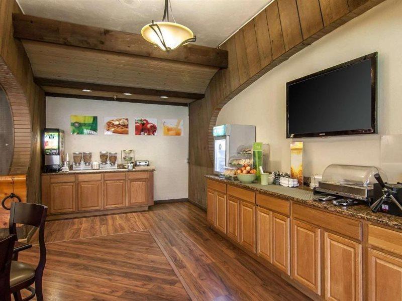 Quality Inn & Suites At Coos Bay North Bend Esterno foto