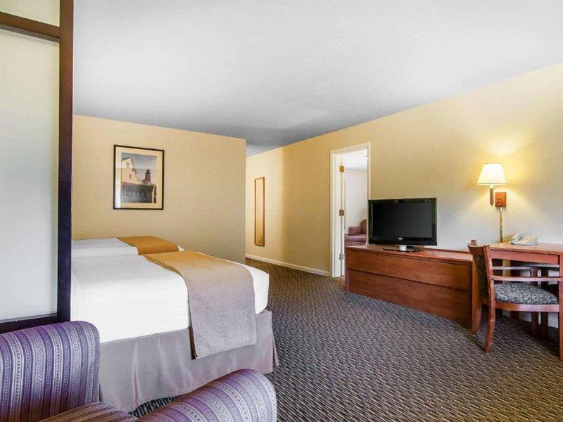Quality Inn & Suites At Coos Bay North Bend Esterno foto