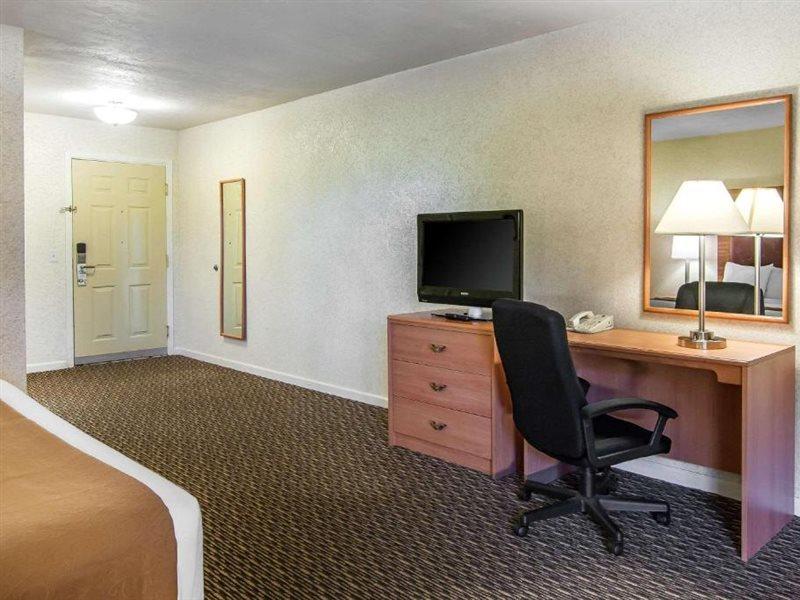 Quality Inn & Suites At Coos Bay North Bend Esterno foto