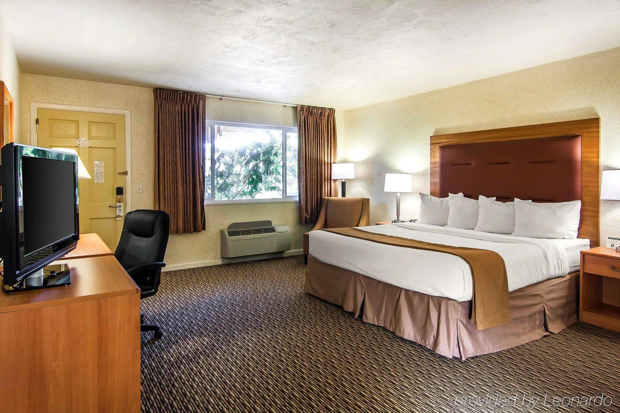 Quality Inn & Suites At Coos Bay North Bend Esterno foto