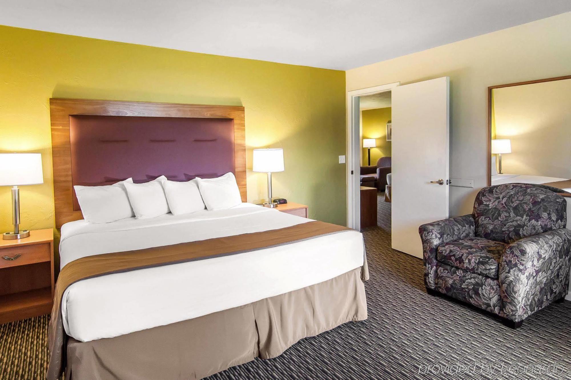 Quality Inn & Suites At Coos Bay North Bend Esterno foto