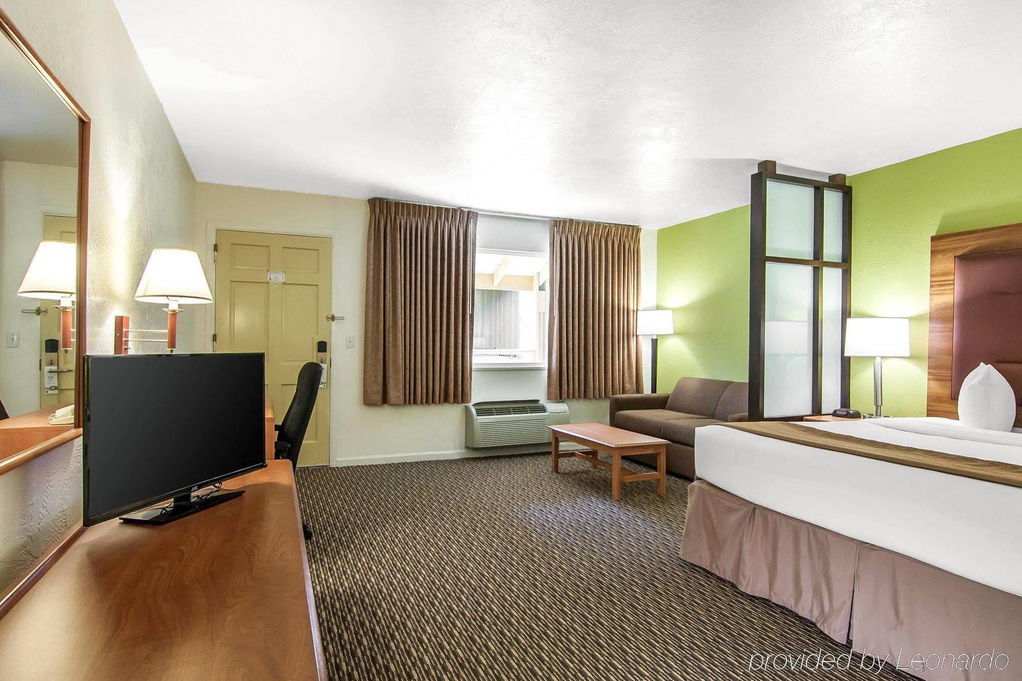 Quality Inn & Suites At Coos Bay North Bend Esterno foto