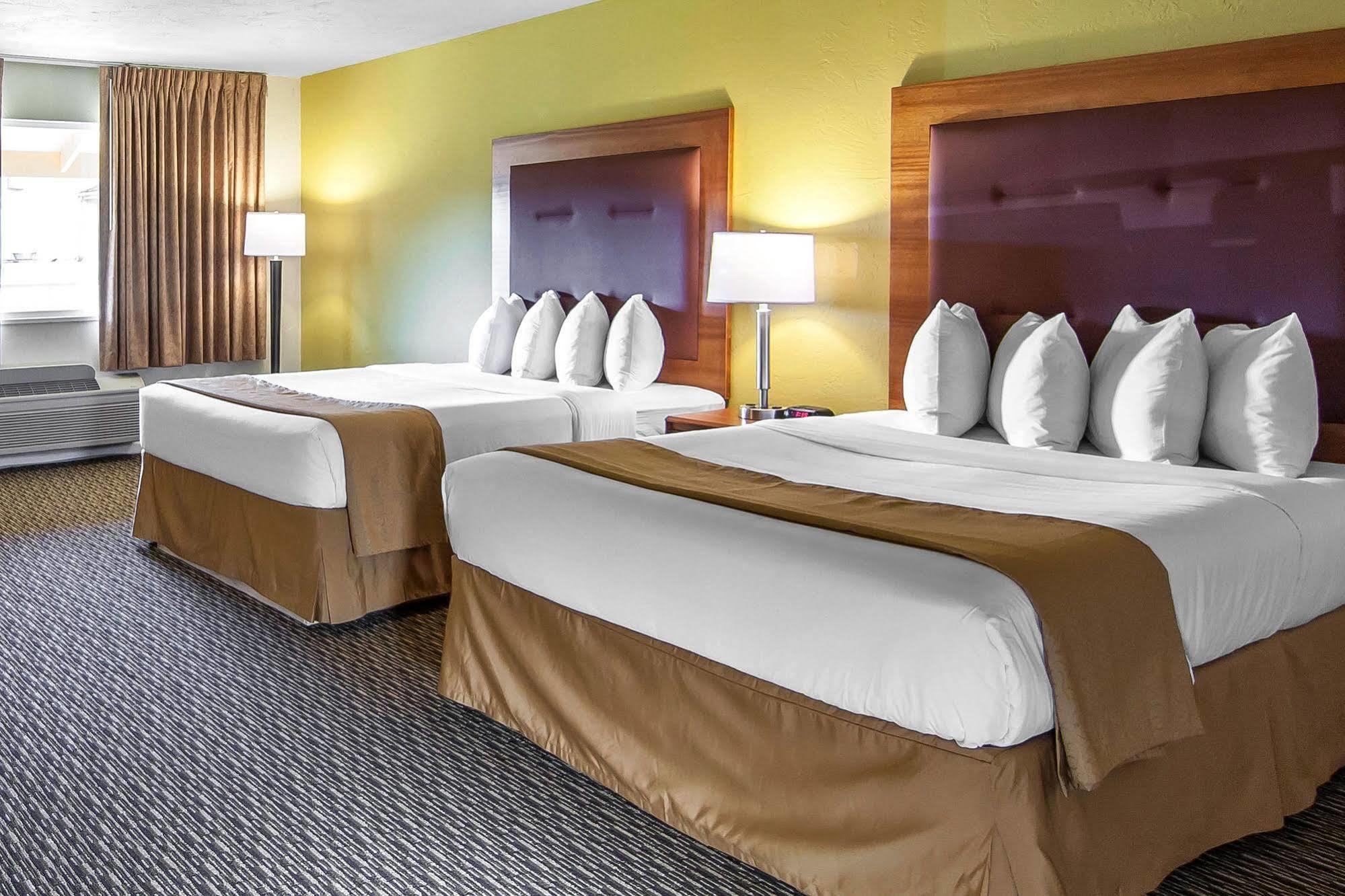 Quality Inn & Suites At Coos Bay North Bend Esterno foto